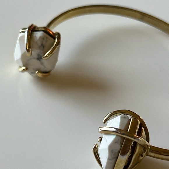 ANN TAYLOR Howlite Skinny Cuff Endcap Cuff Bracelet - Picture 3 of 6